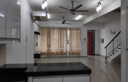 Jalan Parklands, Semenyih, Selangor 43700