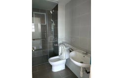 J, Seri Kembangan, Selangor 43000