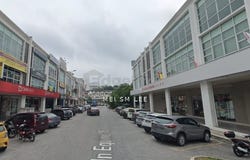 J, Seri Kembangan, Selangor 43300