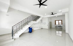 Jalan FLora, Telok Panglima Garang, Selangor 42500