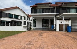 Persiaran Tun Teja, Shah Alam, Selangor 40470