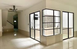 J, Shah Alam, Selangor 40150