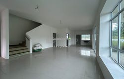 Jalan Midway Crescent, Kota Samarahan, Sarawak 94300