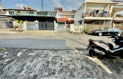Batu Caves, Selangor 68100