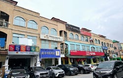 Jalan Puteri 5, Puchong, Selangor 47100