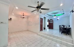 J, Seri Kembangan, Selangor 43300