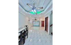 J, Seri Kembangan, Selangor 43300