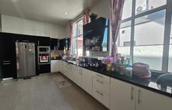 Kota Bayuemas Klang Bandar Parklands Klang Bukit Tinggi Klang 3 , Klang, Selangor 42000