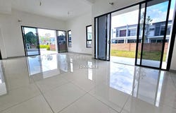 Jalan Bromelia, Puchong, Selangor 47100