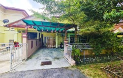 Lorong Az-zaharah, Bandar Puncak Alam, Selangor 42300