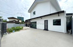J, Johor Bahru, Johor 80100