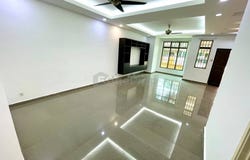 Jalan Warisan Mulia 4/1, Kota Warisan, Sepang, Selangor 43900