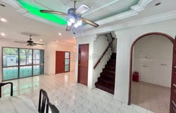 J, Seri Kembangan, Selangor 43300
