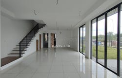 Jalan Perling , Taman Puchong Legenda , Puchong, Selangor 47100