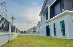 Persiaran Tun Teja, Shah Alam, Selangor 40470