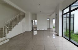 Persiaran Mokhtar Dahari, Bandar Puncak Alam, Selangor 47000