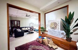 J, Shah Alam, Selangor 40150