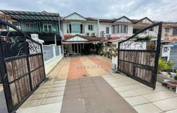 Jalan Mutiara, Puchong, Selangor 47100
