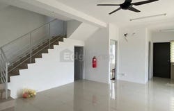 Jln Irama 5, Bandar Puncak Alam, Selangor 42300