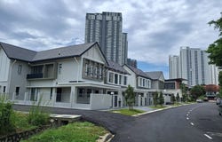 jalan BK 8/1, Puchong, Selangor 43300