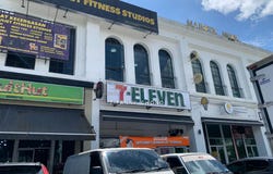 Jalan Eco Majestic Brighton Ivoris Silver Square Whitten, Semenyih, Selangor 43700