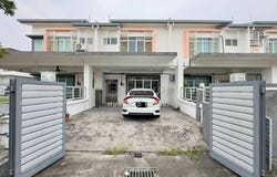 Persiaran Hill Park, Puncak Alam, Bandar Puncak Alam, Selangor 42300