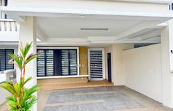 Persiaran Tun Teja, Shah Alam, Selangor 40470