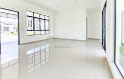 Persiaran Mokhtar Dahari, Bandar Puncak Alam, Selangor 47000