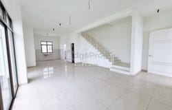 J, Bandar Puncak Alam, Selangor 47000