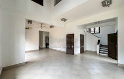 Taman Bunga Negara, Seksyen 27, Shah Alam, Selangor 40400