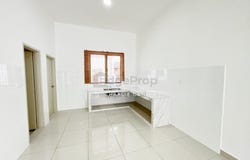 Jalan FLora, Telok Panglima Garang, Selangor 42500