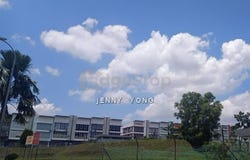 J, Seri Kembangan, Selangor 0
