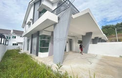 Lahat, Ipoh, Perak 31500