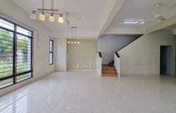 Jalan Mutiara, Puchong, Selangor 47100