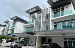 Jalan Clover, Cyberjaya, Selangor 63000