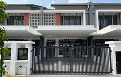 Persiaran Elmina, Sungai Buloh, Selangor 40160