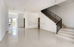Jalan Warisan Setia, Sepang, Selangor 43900