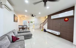 Jalan FLora, Telok Panglima Garang, Selangor 42500