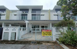 J, Bandar Puncak Alam, Selangor 42300