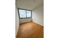 Jalan Anggerik, Bluwater Estate, Seri Kembangan, Selangor 43300