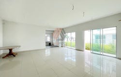 Jalan FLora, Telok Panglima Garang, Selangor 42500