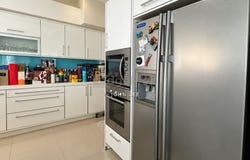 Jalan LE, Lake Edge, Bandar Metro Puchong, Puchong, Selangor 47100
