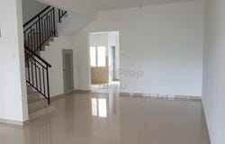 Jalan Parklands, Semenyih, Selangor 43700