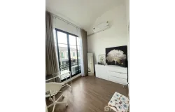 33 Wongwaen Ropnok Tawan-Ok Road, Thap Chang, Saphan Sung, Bangkok, 10240 Thailand, Saphan Sung,