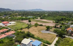 อีสเทิร์นสตาร์คลับเฮาส์, 214 ถนน บ้างฉาง-หาดพลา, Muthi 2, Phla, Ban Chang, Rayong, 21130 Thailand, Ban Chang,
