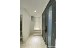 1275 Charan Sanit Wong 75, Bang Phlat, Bangkok, 10700 Thailand, Bang Phlat,