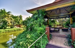 สถานีตำรวจภูธรสามร้อยยอด, ถนน เพชรเกษม, ศิลาลอย, สามร้อยยอด, ประจวบคีรีขันธ์, 77180 ประเทศไทย, สามร้อยยอด,