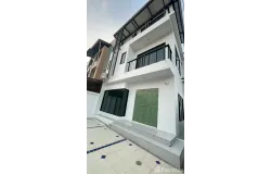 97/276 Wirat Hongyok 6 Soi 6/11 Road, Talat Nuea, Phuket, 83000 Thailand, Phuket,
