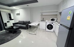 Condo D Ratchada, Soi Chokchai Ruammit Yaek 29, Ratchadaphisek, Din Daeng, Bangkok, 10400 Thailand, Din Daeng,