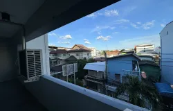 838/1 Soi So Thoranin 8, Huai Khwang, Bangkok, 10310 Thailand, Huai Khwang,
